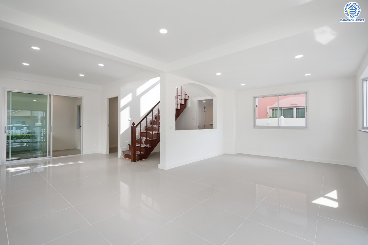 บ้านมือสองนนทบุรี ม.ศุภาลัยวิลล์ วงแหวน-รัตนาธิเบศร์ เนื้อที่ 50 ตร.ว. ฟังก์ชันจัดเต็ม 4 ห้องนอน 2 ห้องน้ำ 2 ที่จอดรถ ตอบโจทย์ทุกการเข้าอยู่ บนทำเลเดินทางสะดวก ใกล้ ถนนกาญจนาภิเษก เซ็นทรัลเวสต์เกต และรถไฟฟ้า "สถานีคลองบางไผ่"